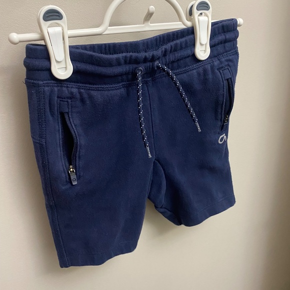 Gap Athletic Shorts 🖤3 for 10🖤 - Picture 2 of 2